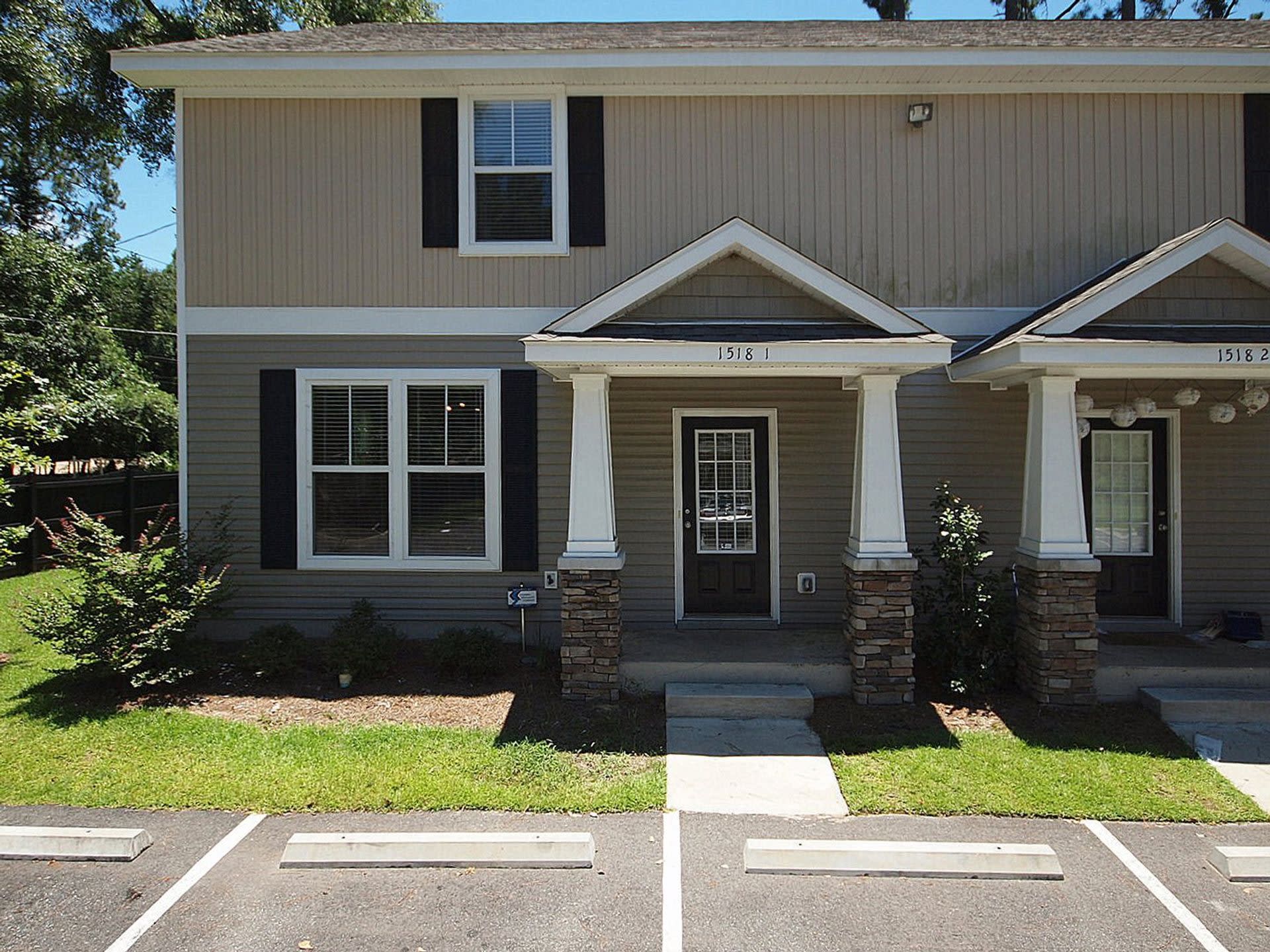 Hamptons on High – 4 Bedroom / 4 Bathroom Student Townhome Near FSU & TSC! – photo 2