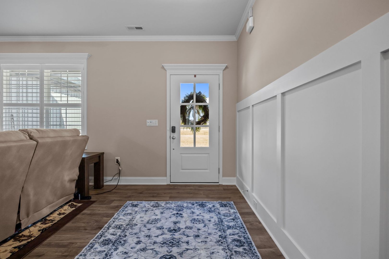 FULLY FURNISHED EXCLUSIVE SHORT AND MIDTERM RENTAL ONLY – photo 4