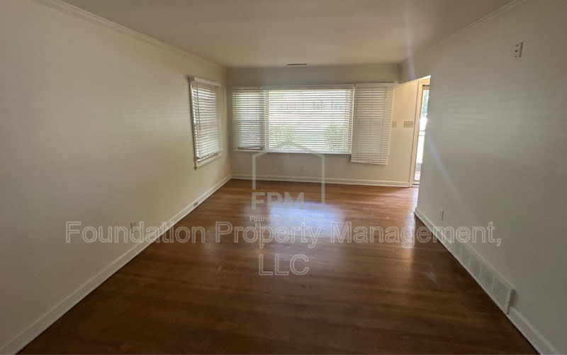 1169 Dearing Road – photo 5
