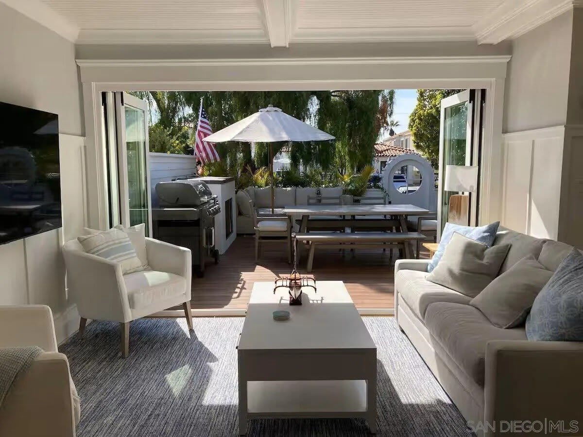 457 E Avenue – photo 2