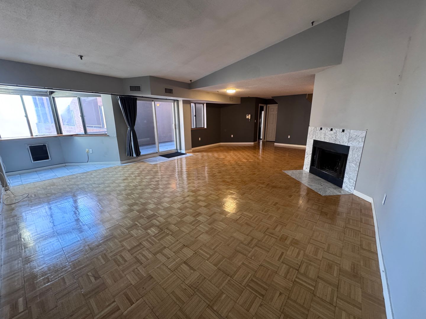 Lovely 2 Bed 2 5 Bath Condo Avail For May Or June – photo 3