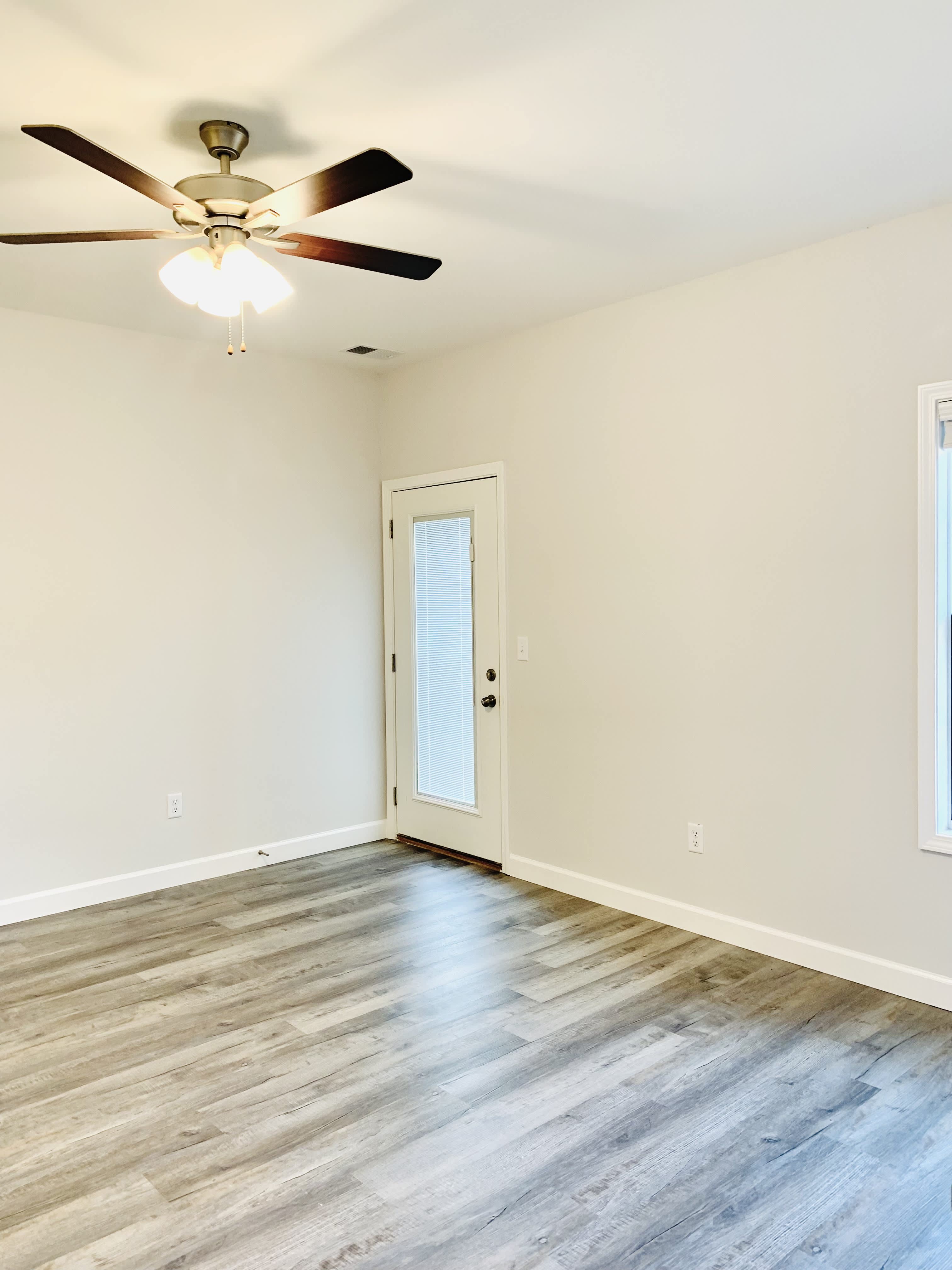 392 Hillview Mills Blvd – photo 2