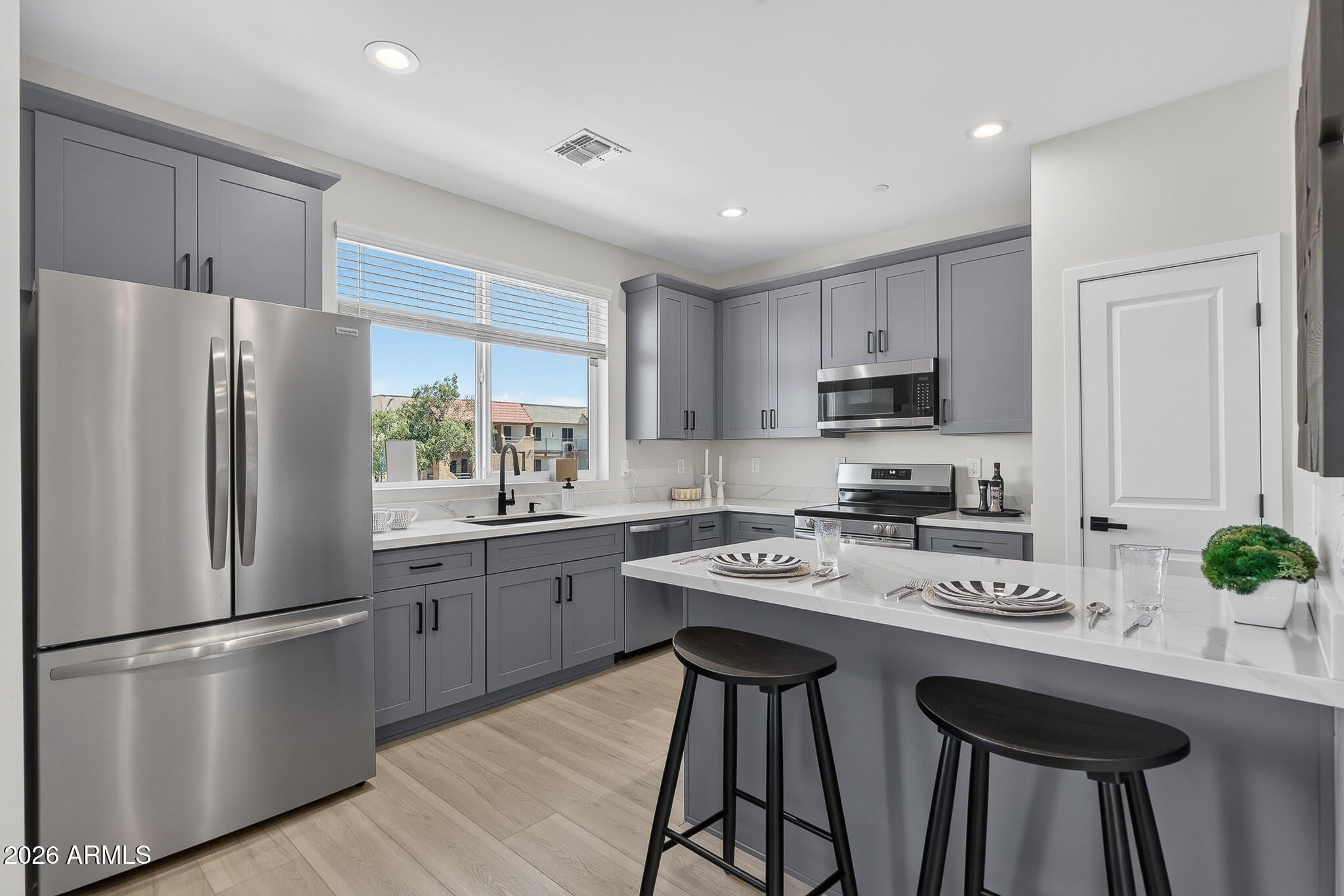 2601 E Clarendon Avenue – photo 5