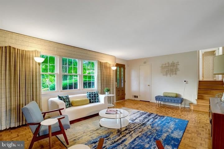 4902 RAVENSWORTH Road – photo 5