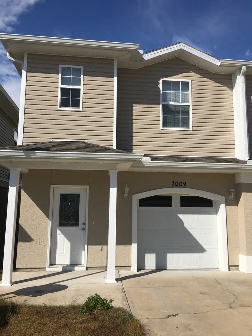 Great Townhome w/Easy Access to Shopping, Dining & Tyndall AFB! – photo 2
