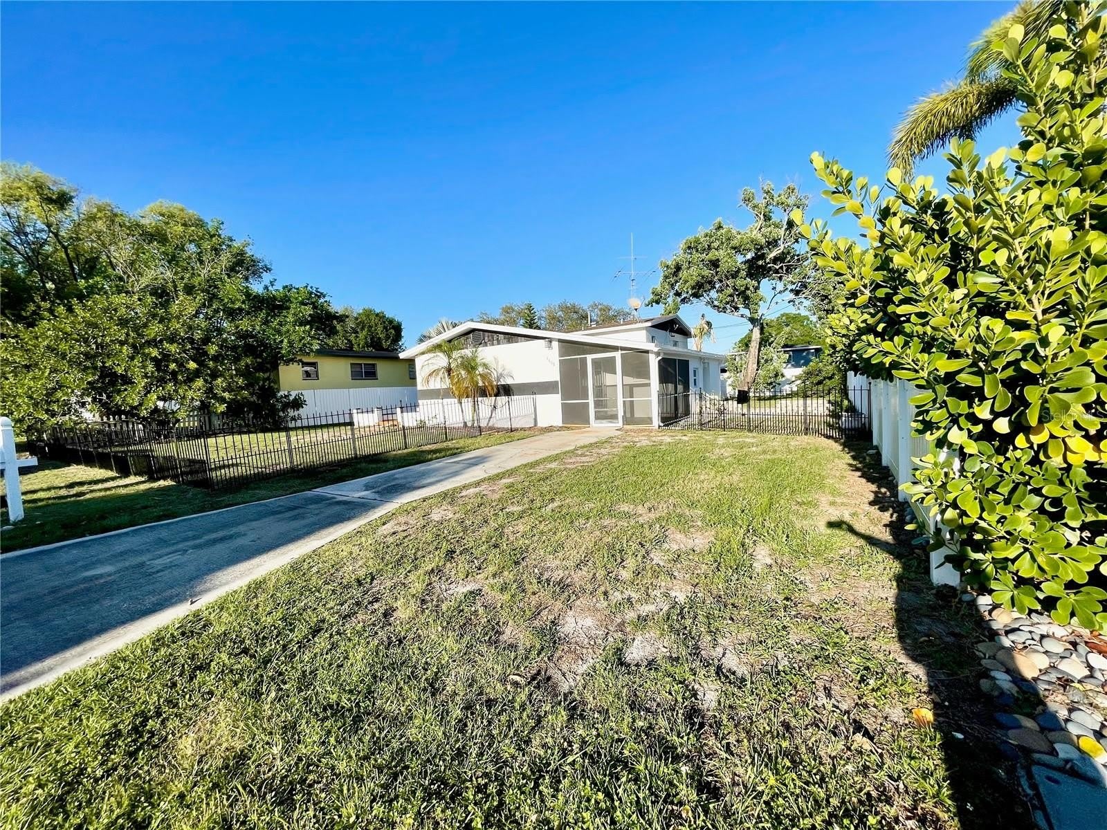 4608 S HESPERIDES Street – photo 2