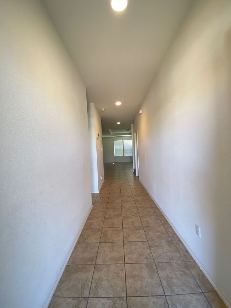 Need space? Huge 2 story home in Trimmier Estates! – photo 2