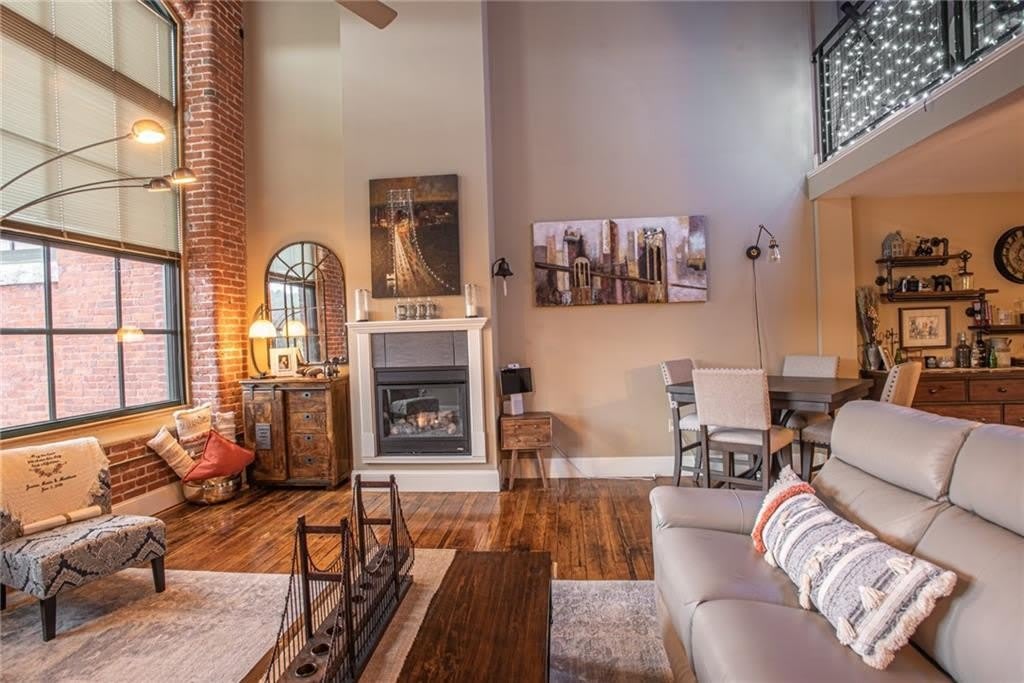 618 MAIN Street – photo 4