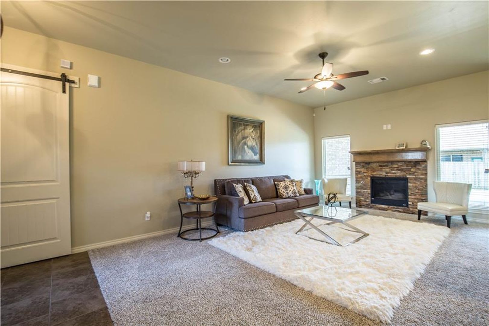Beautiful 4 Bedroom 2 Bath Home in Mustang School District! – photo 3