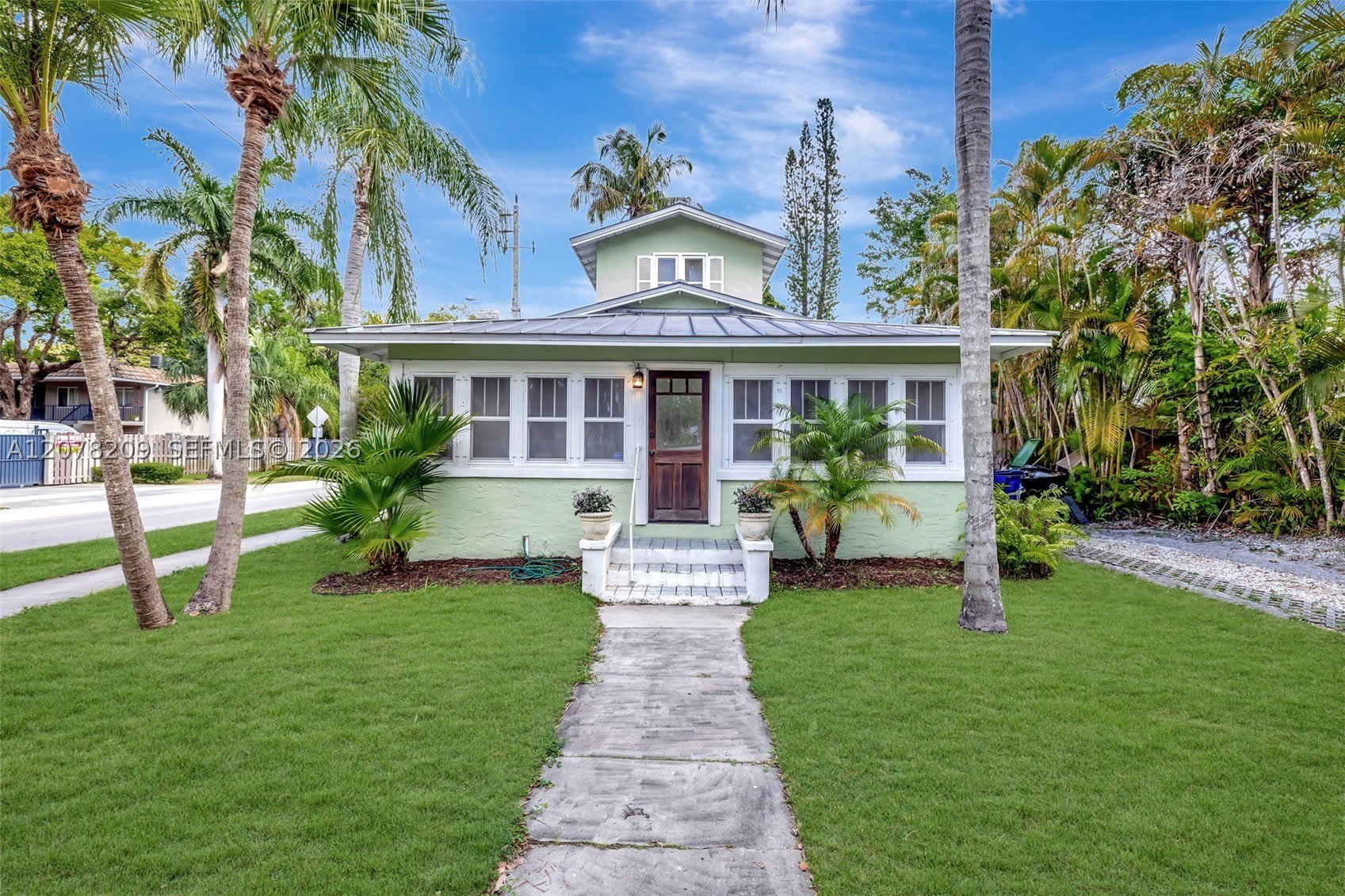 1031 SW 4th St – photo 1