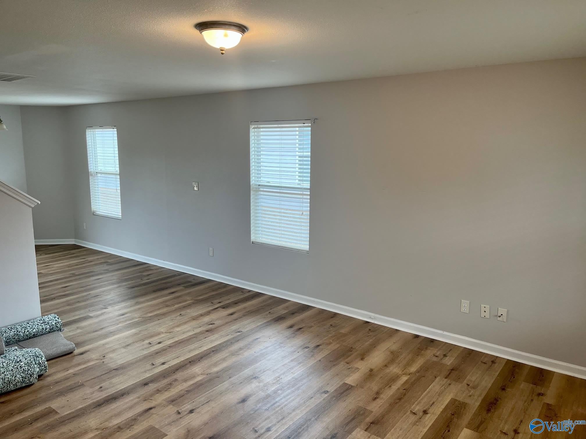 193 Cloverbrook Drive – photo 2