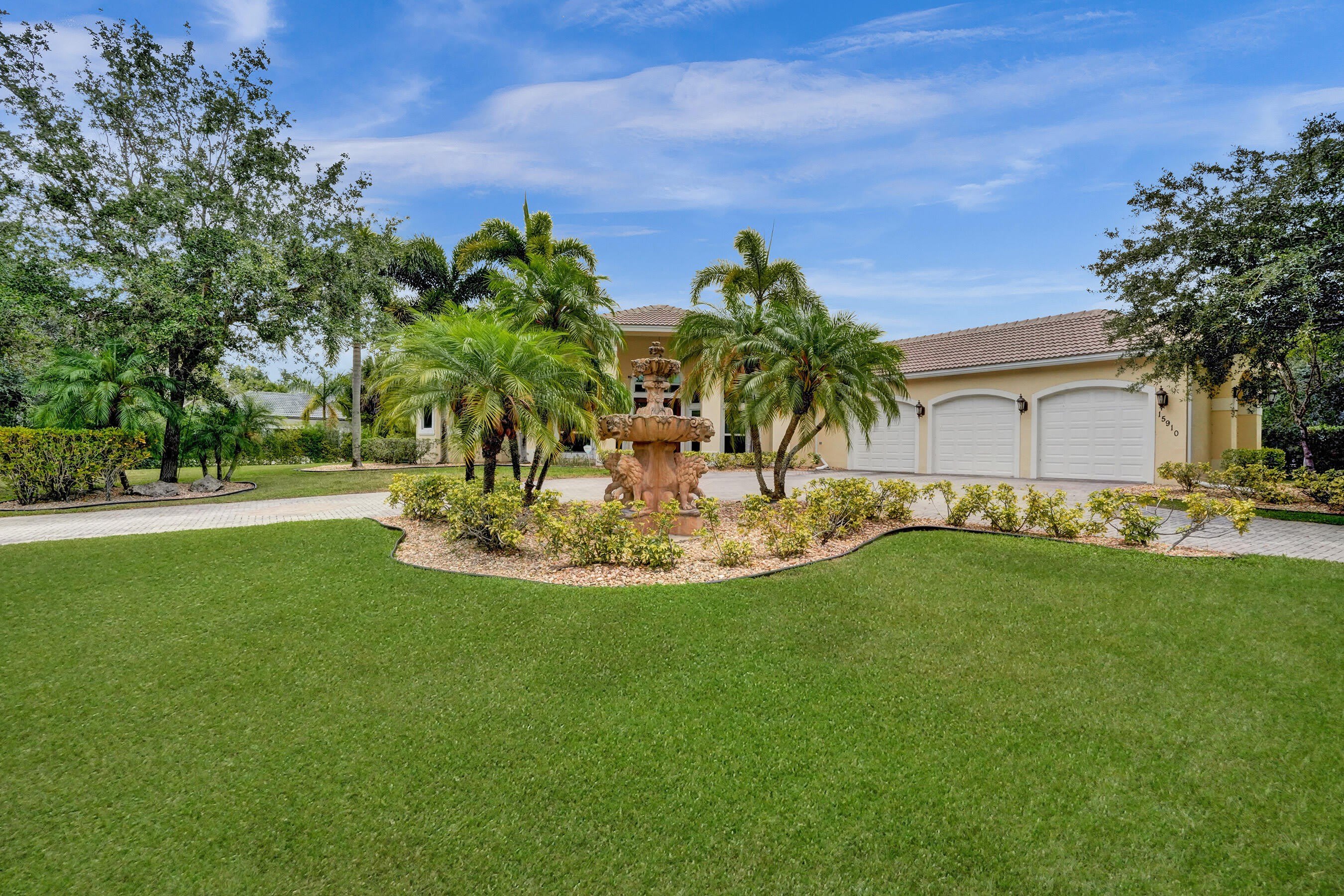 15910 Lindbergh Lane – photo 4