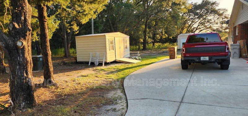 8795 Hwy 87 – photo 2