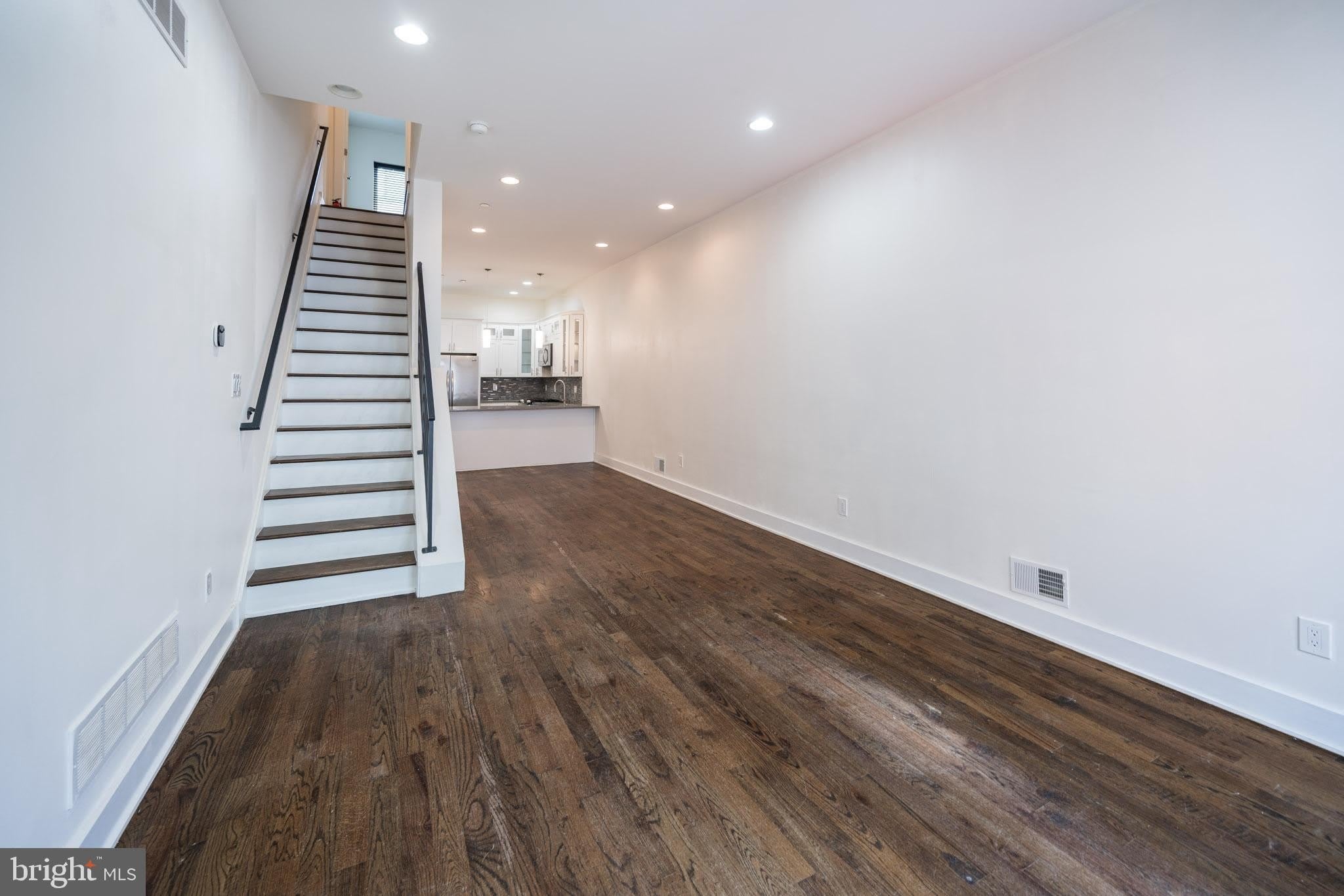 1441 S BOUVIER Street – photo 2