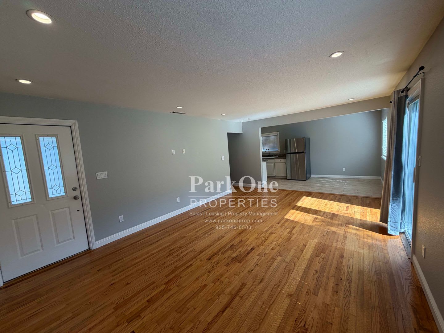 4 Bedroom 2 Bath House with Large Backyard and Spacious Outdoor Shed – photo 3
