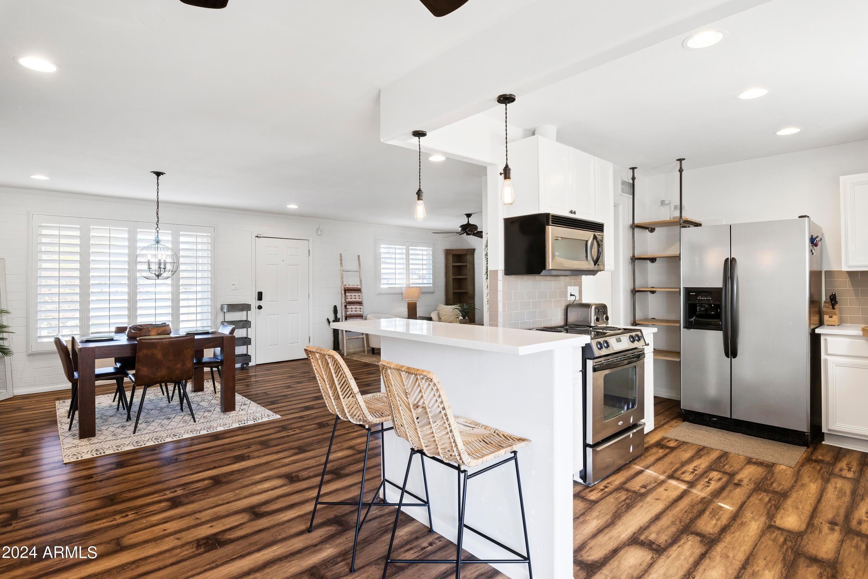 6719 E 2nd Street – photo 1