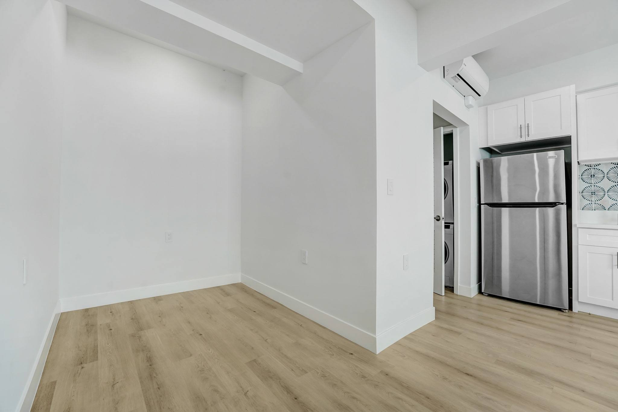 Hollywood Hills Apartments – photo 4