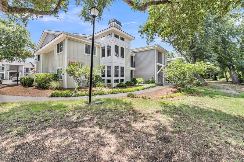 266 Alexandra Dr – photo 2