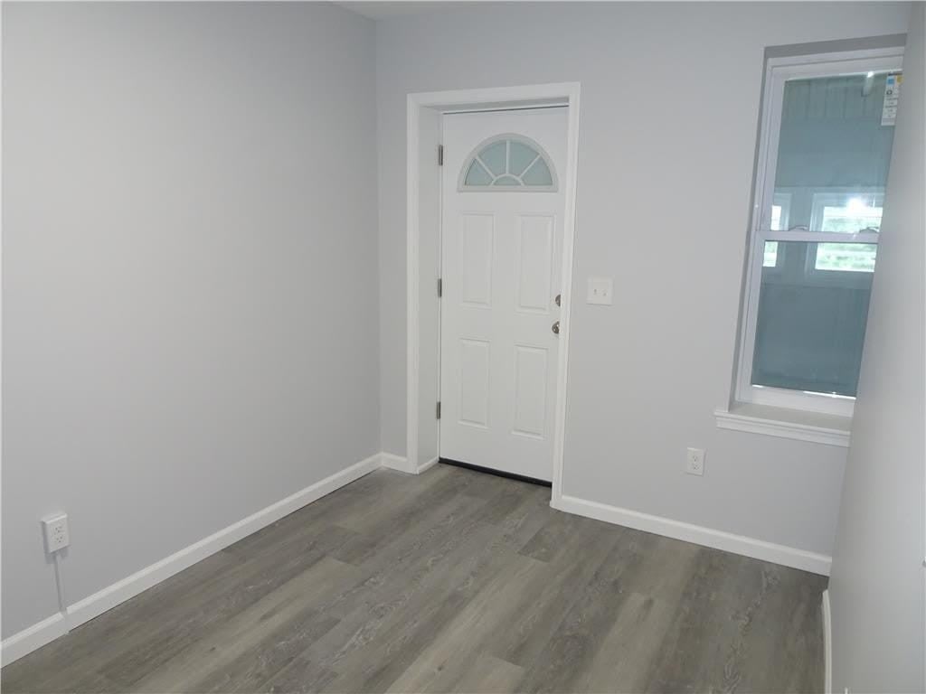1535 E 7th Street – photo 3