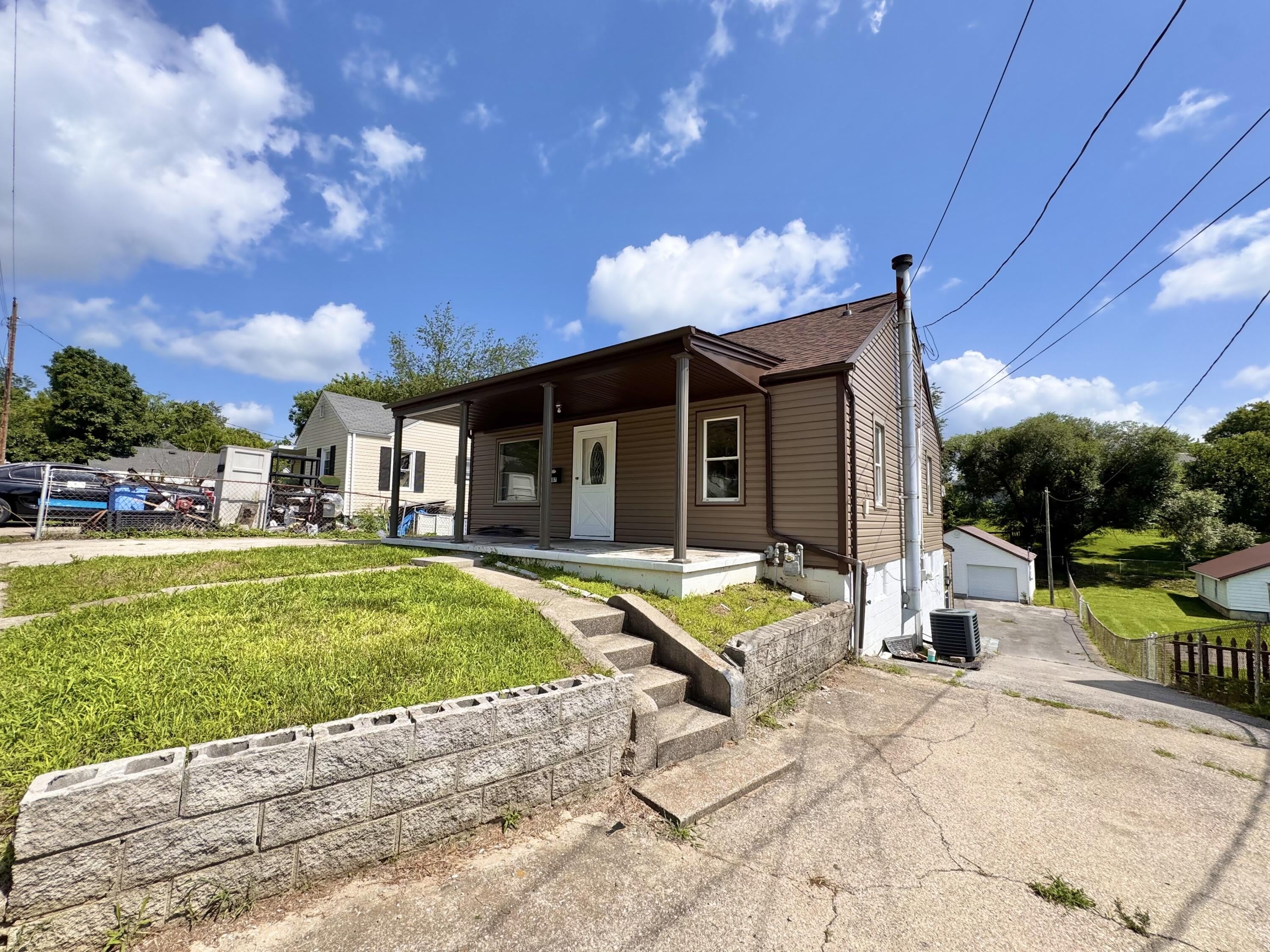 107 N Robbins Court – photo 2