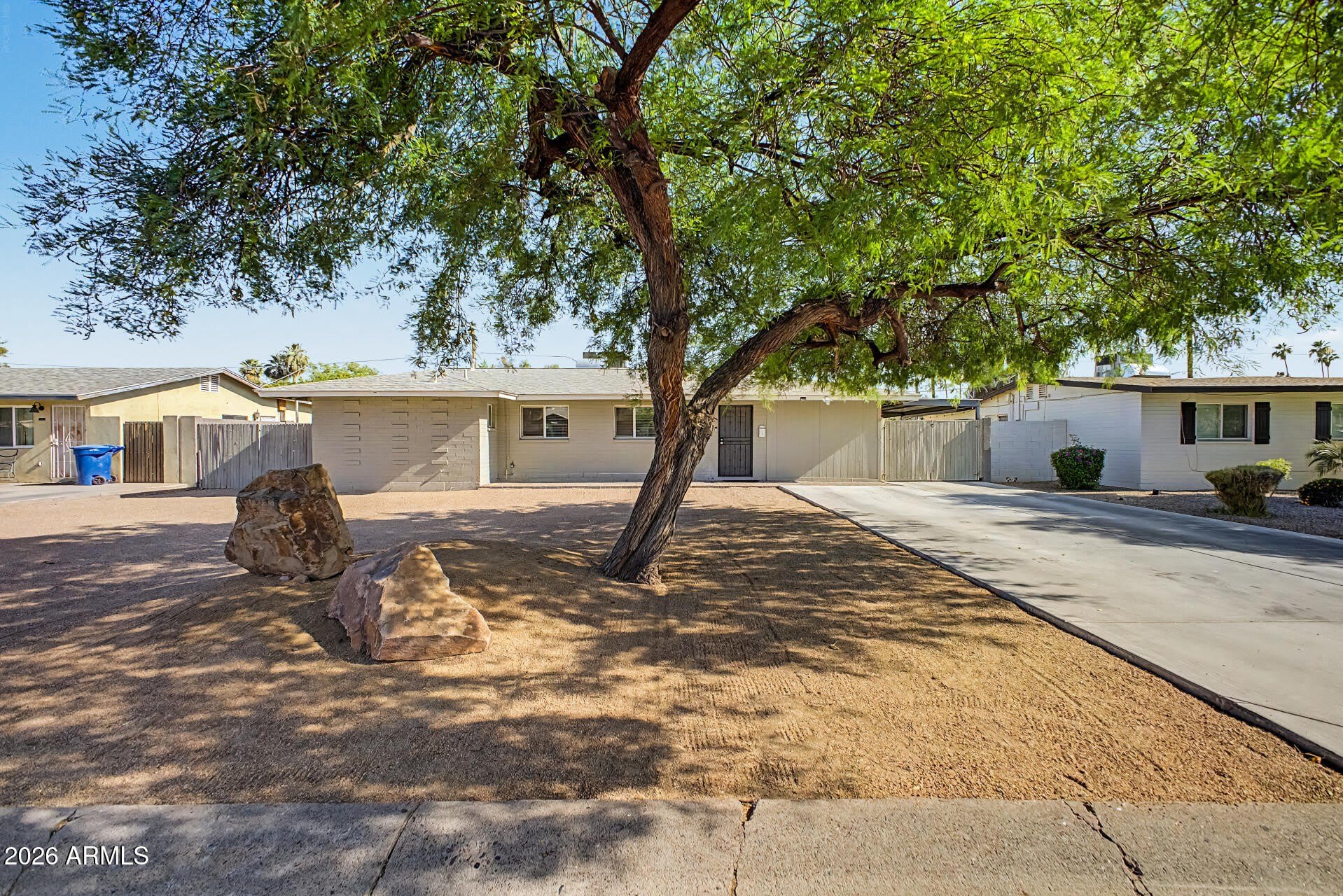515 E VISTA DEL CERRO Drive – photo 2