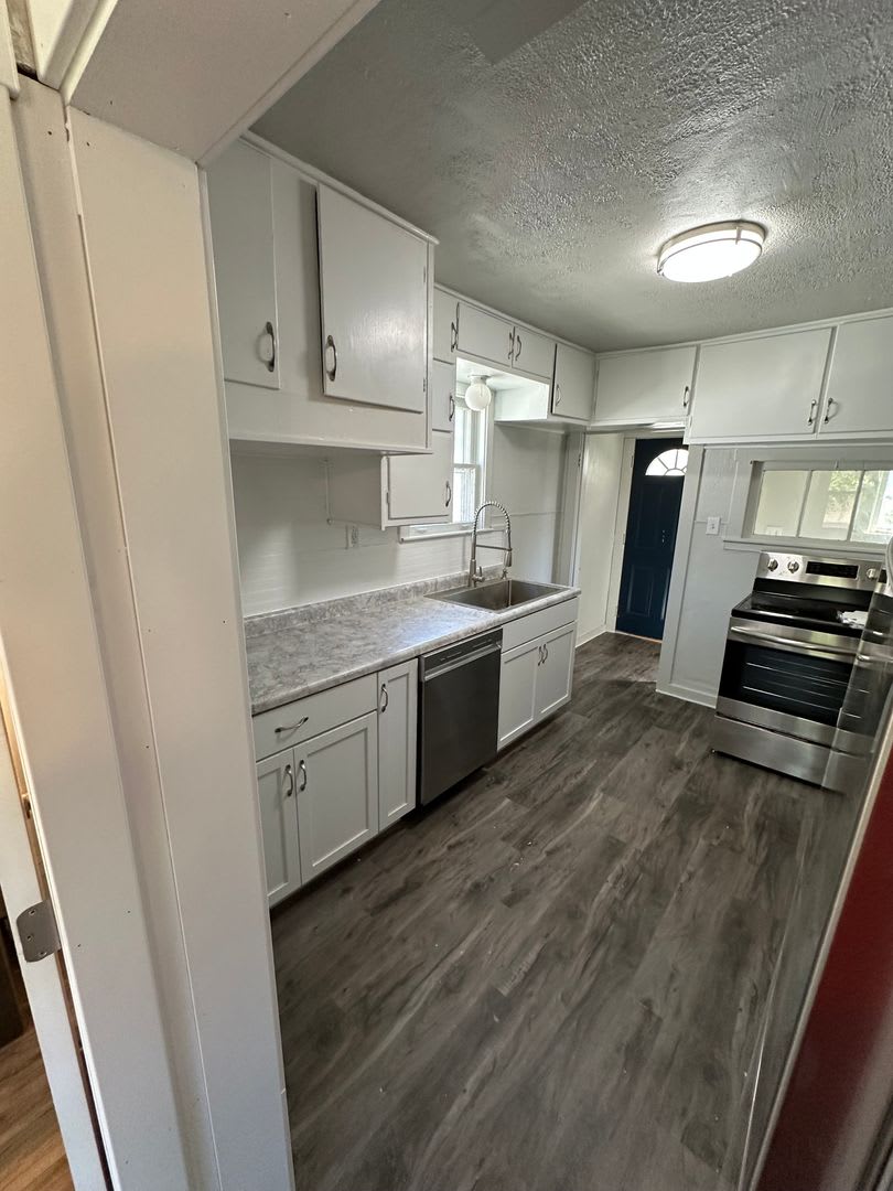 2115 Omaha St Eau Claire, WI 54703 – photo 2