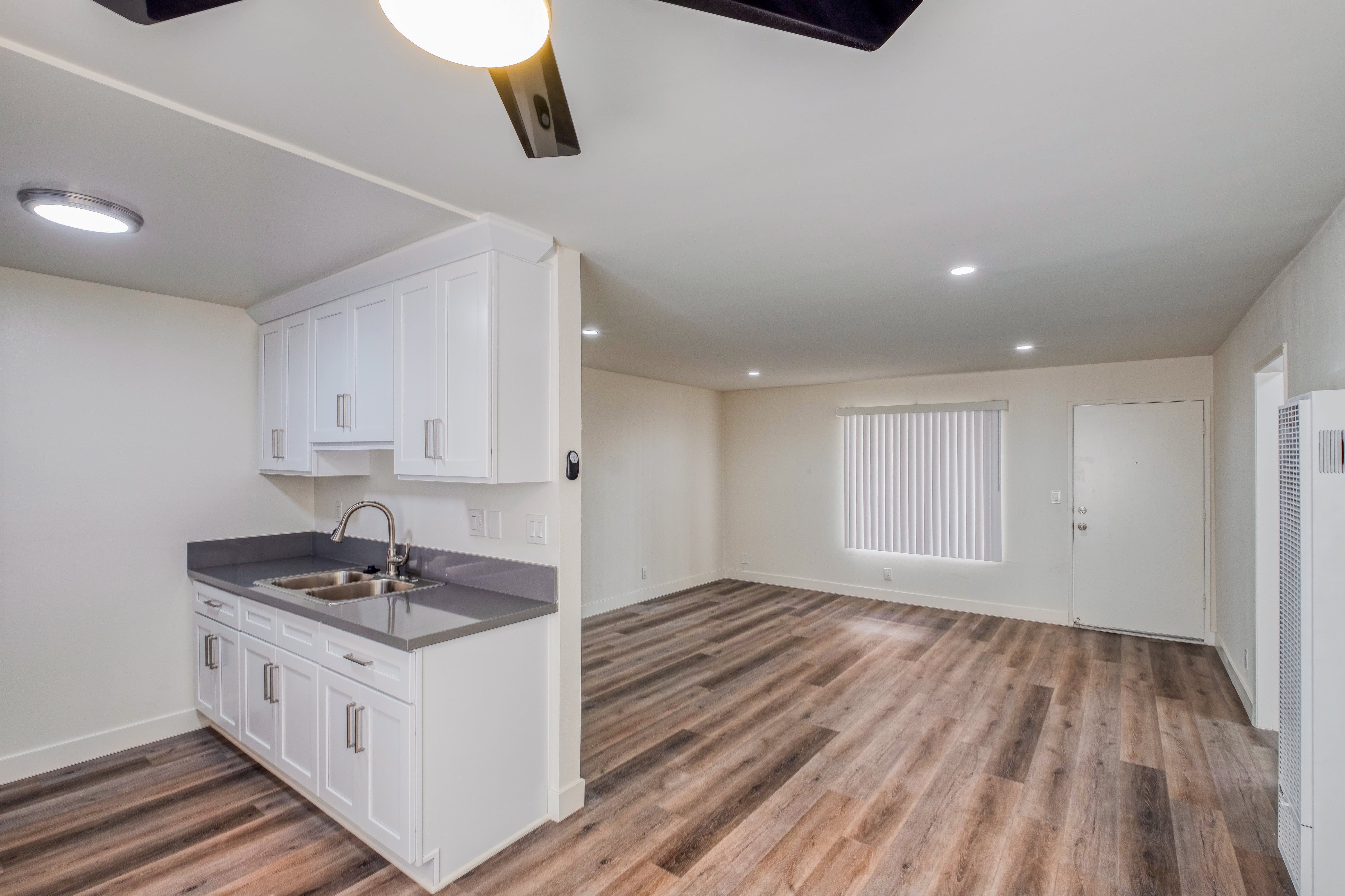 Hollywood Apartments – photo 3