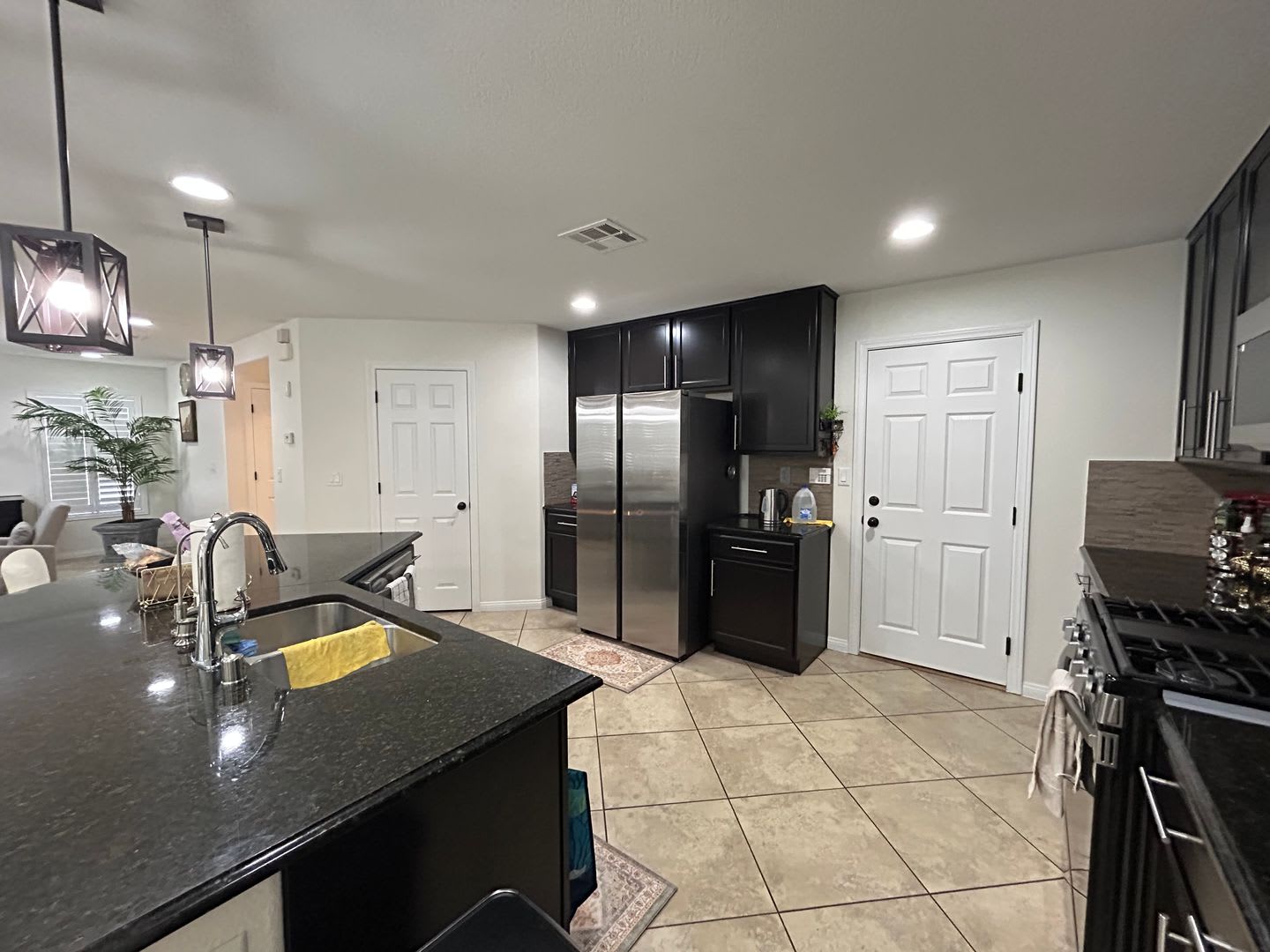 Fully Furnished 4 Bedroom 2.5 Home! – photo 5