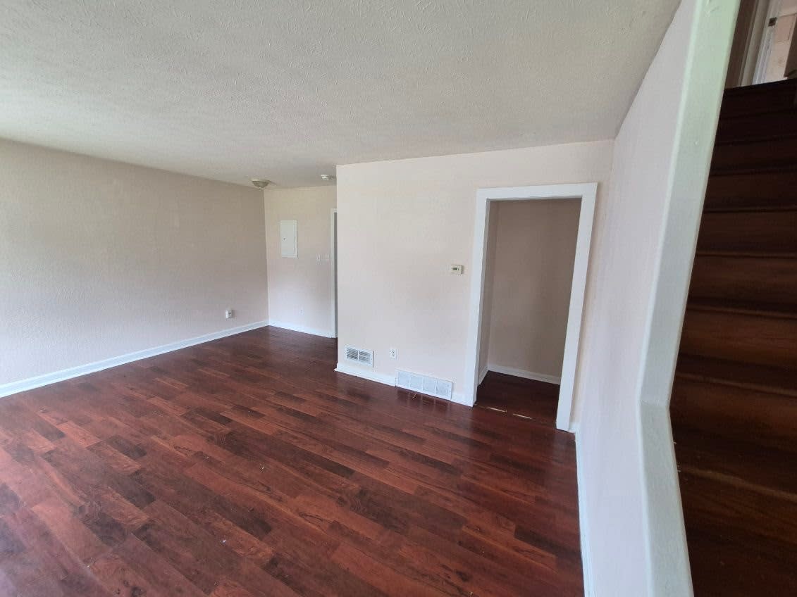 1813 Ransburg Avenue – photo 3
