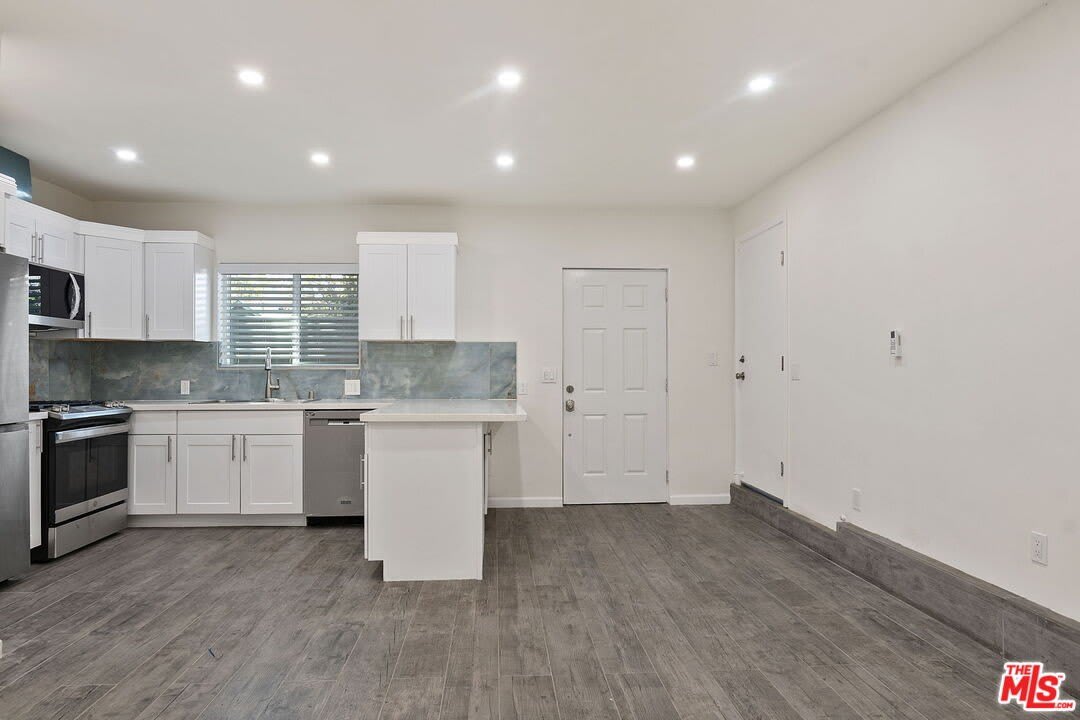 10679 Olympic Blvd – photo 5