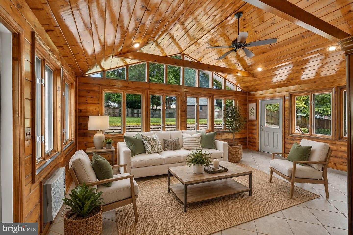 6035 CHATSWORTH LN – photo 4