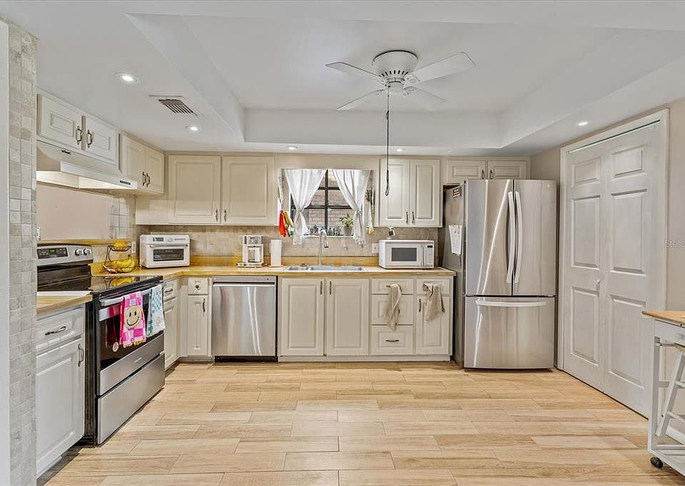 542 Belltower Avenue – photo 2