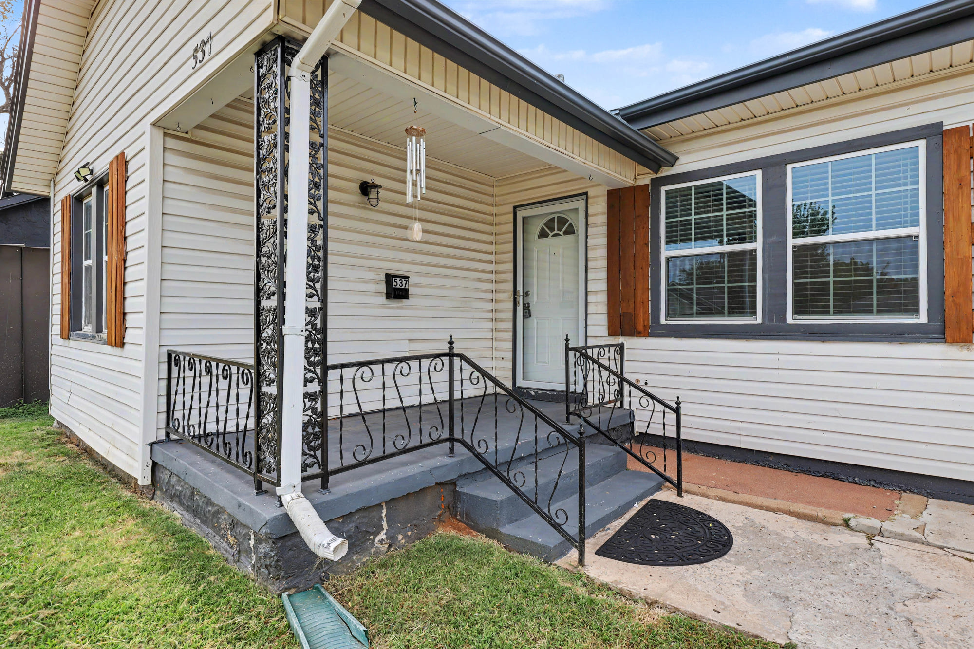 537 Southwest 45th Street – photo 3
