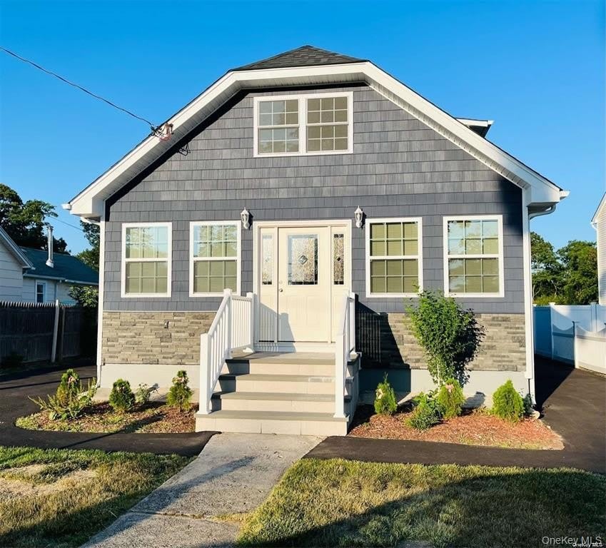 11 Grant Avenue – photo 1