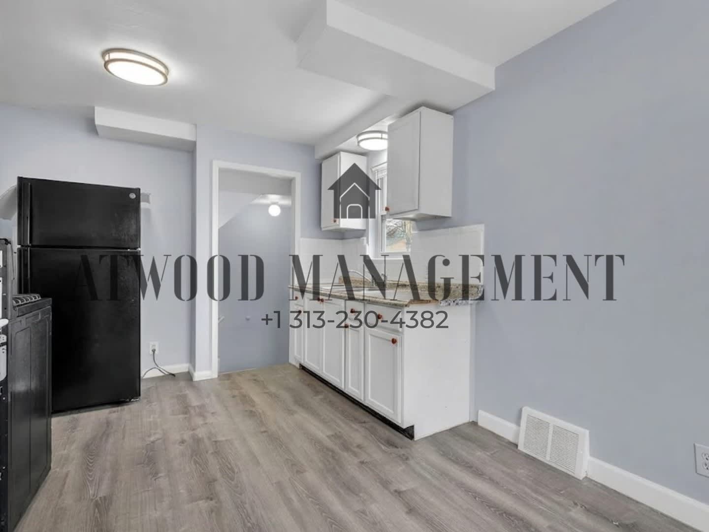 This beautifully updated 3-bedroom, 1-bath single-family home is ready for move-in! – photo 3