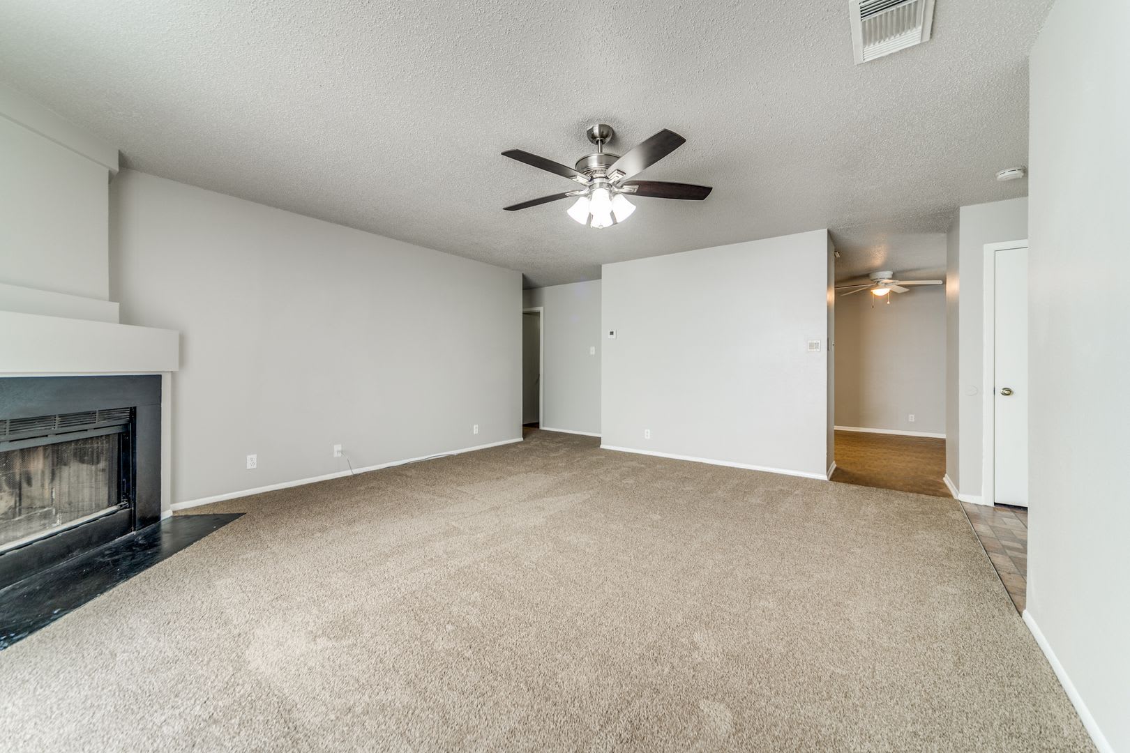 Welcome home to this charming single-story home in Hunters Chase – photo 5