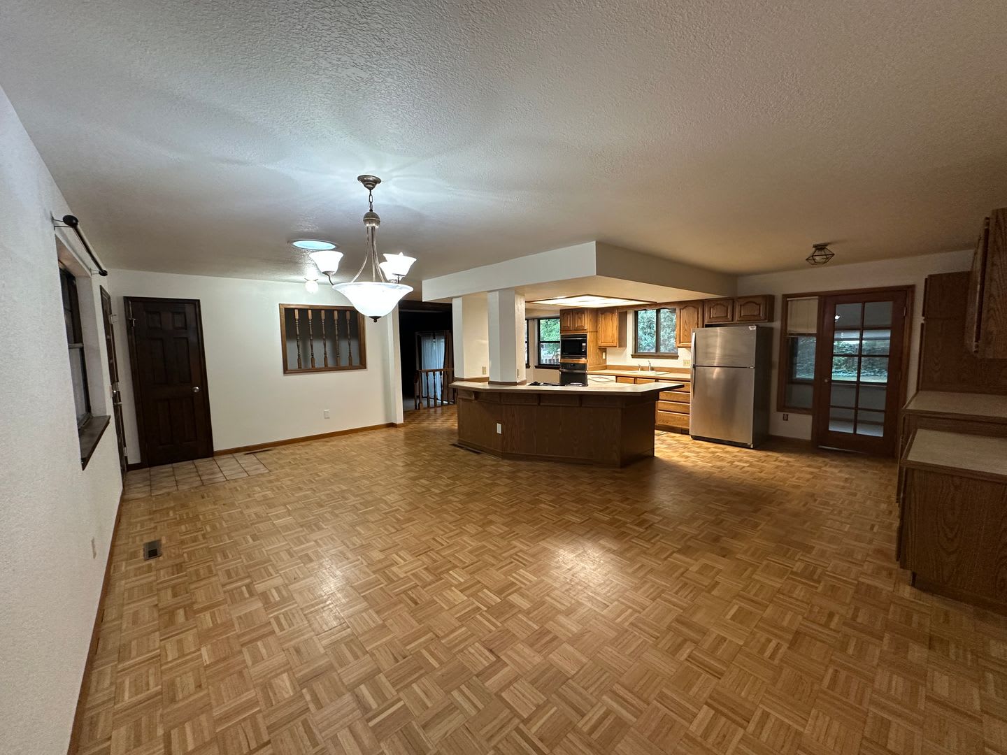5 Bedroom 3 Bathroom West End Home on Large Lot – photo 4