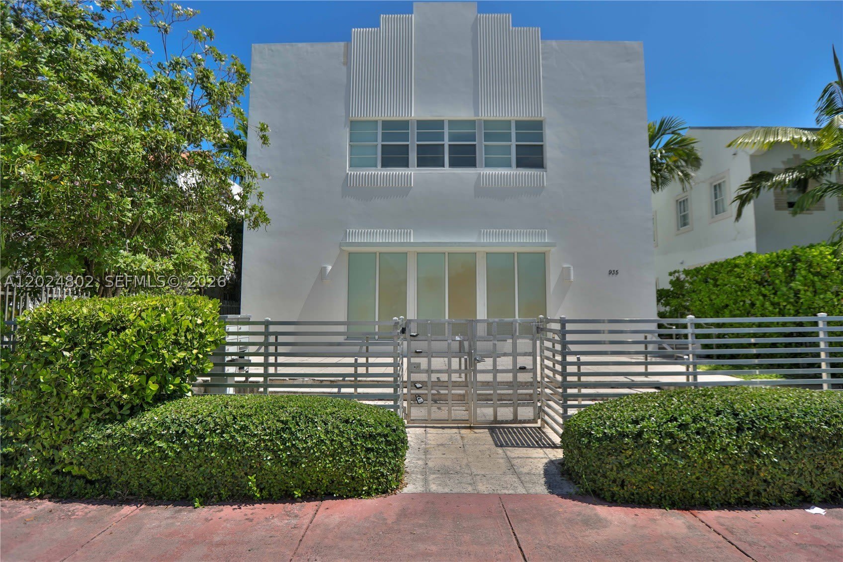 935 Euclid Ave – photo 2