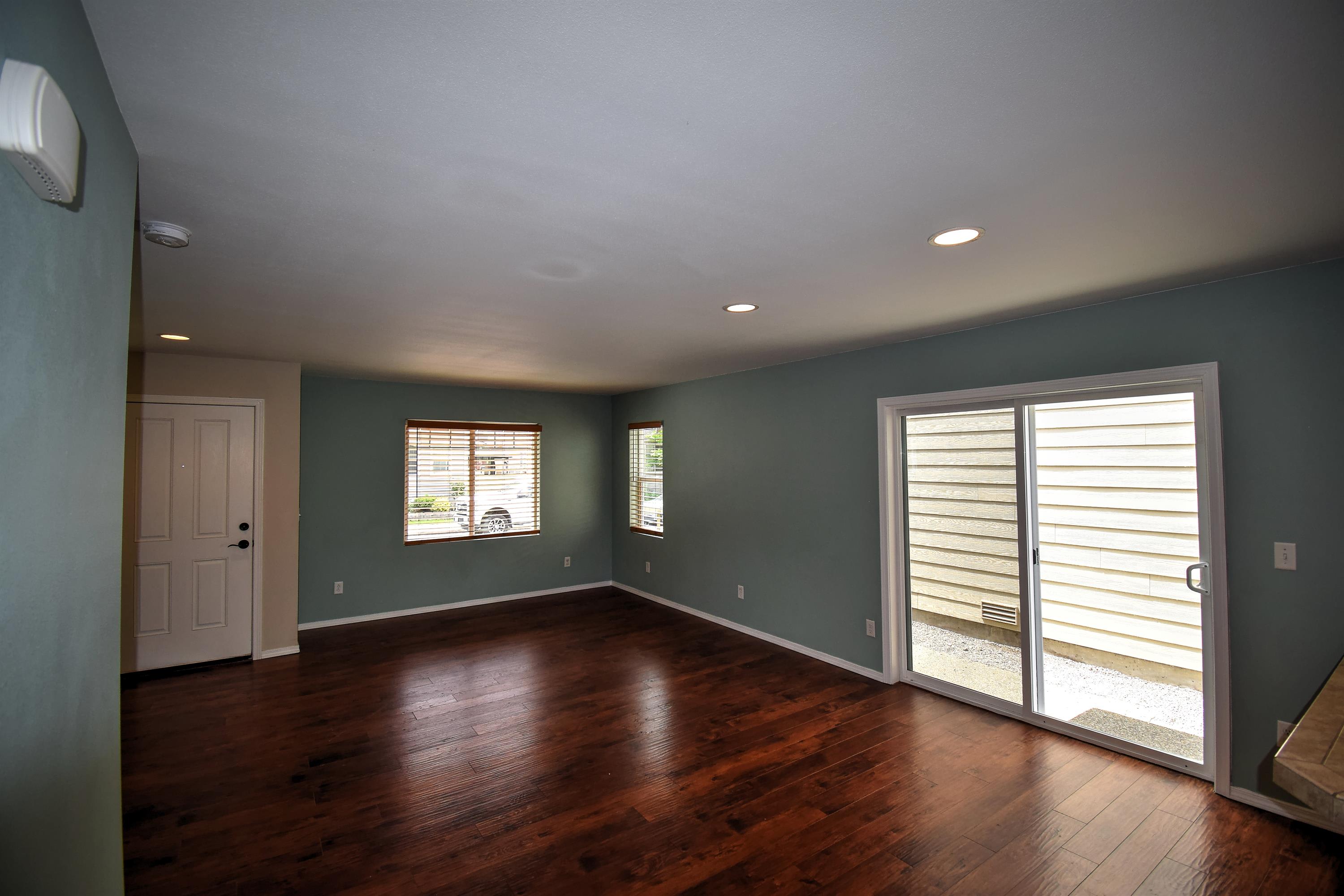 8724 Stockholm Lane Northeast – photo 3