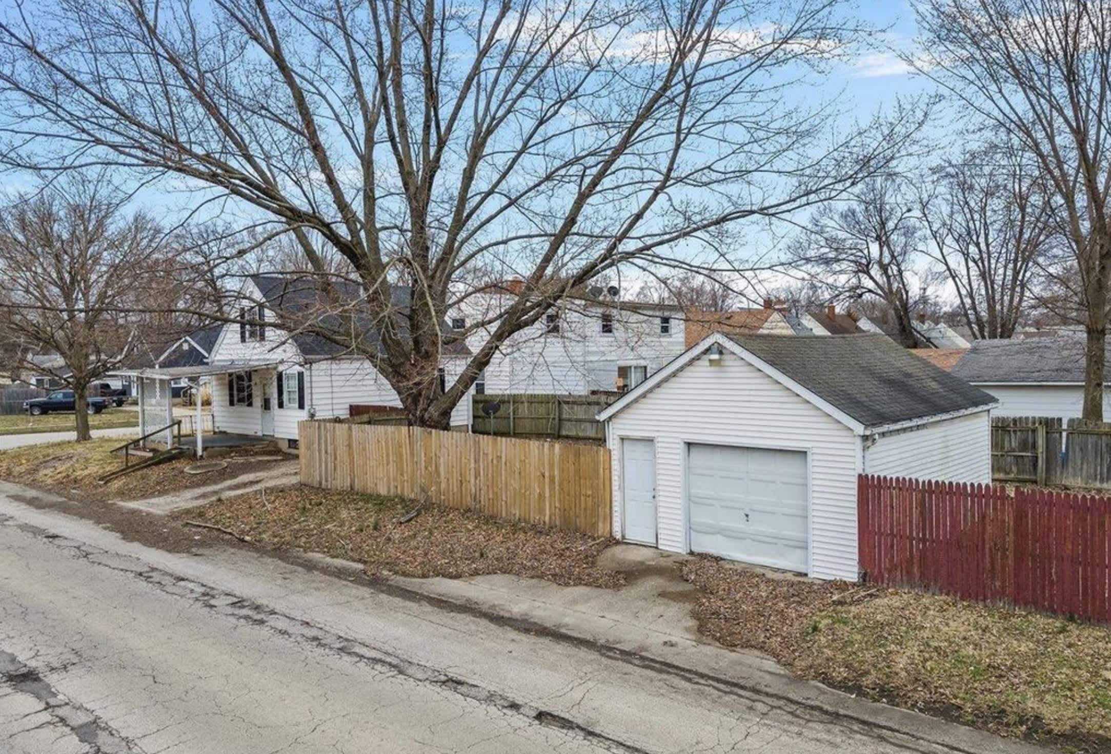 2281 E Keys Ave – photo 2