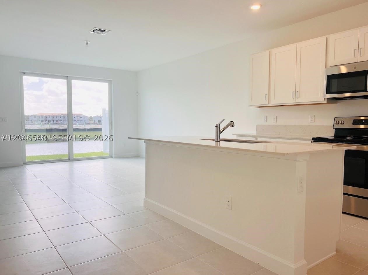 204 SE Woodbark St – photo 4