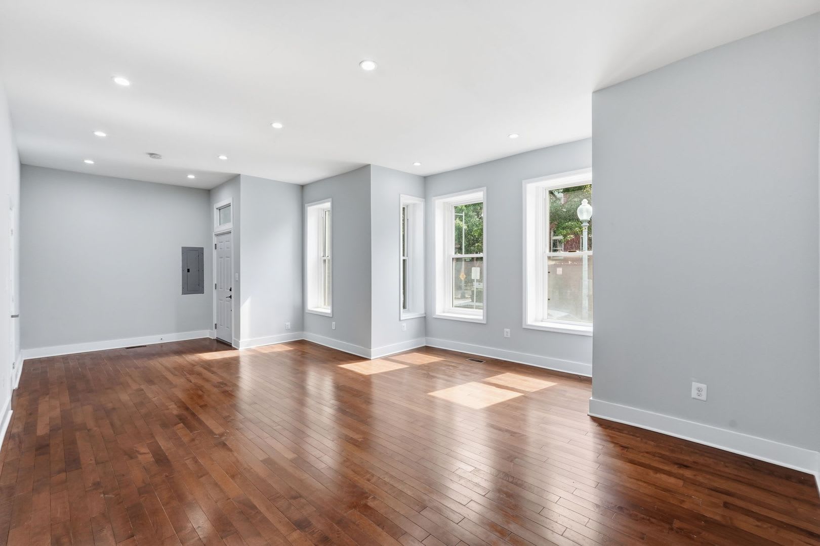 1618 1ST Street NE – photo 1