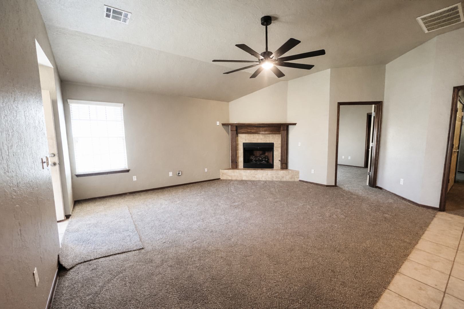 Move in Special!! Updated 3 Bed / 2 Bath Single-Story Duplex – Move-In Ready! – photo 2