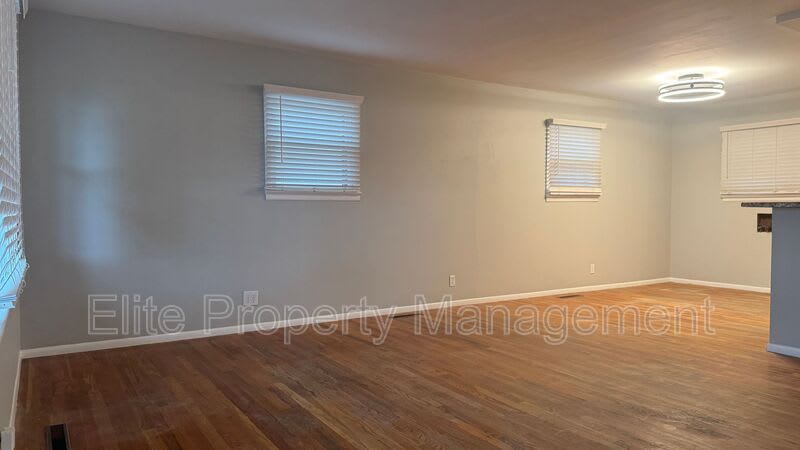 17 Duke St. – photo 5