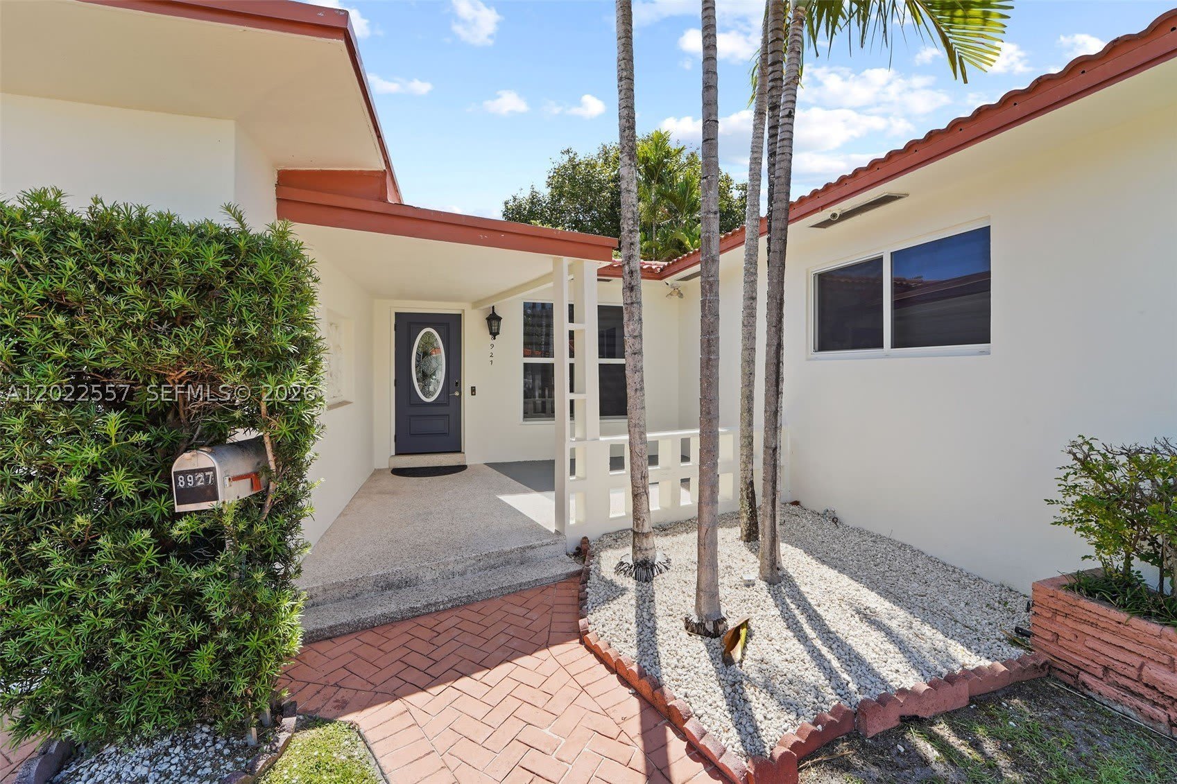 8927 Carlyle Ave – photo 2