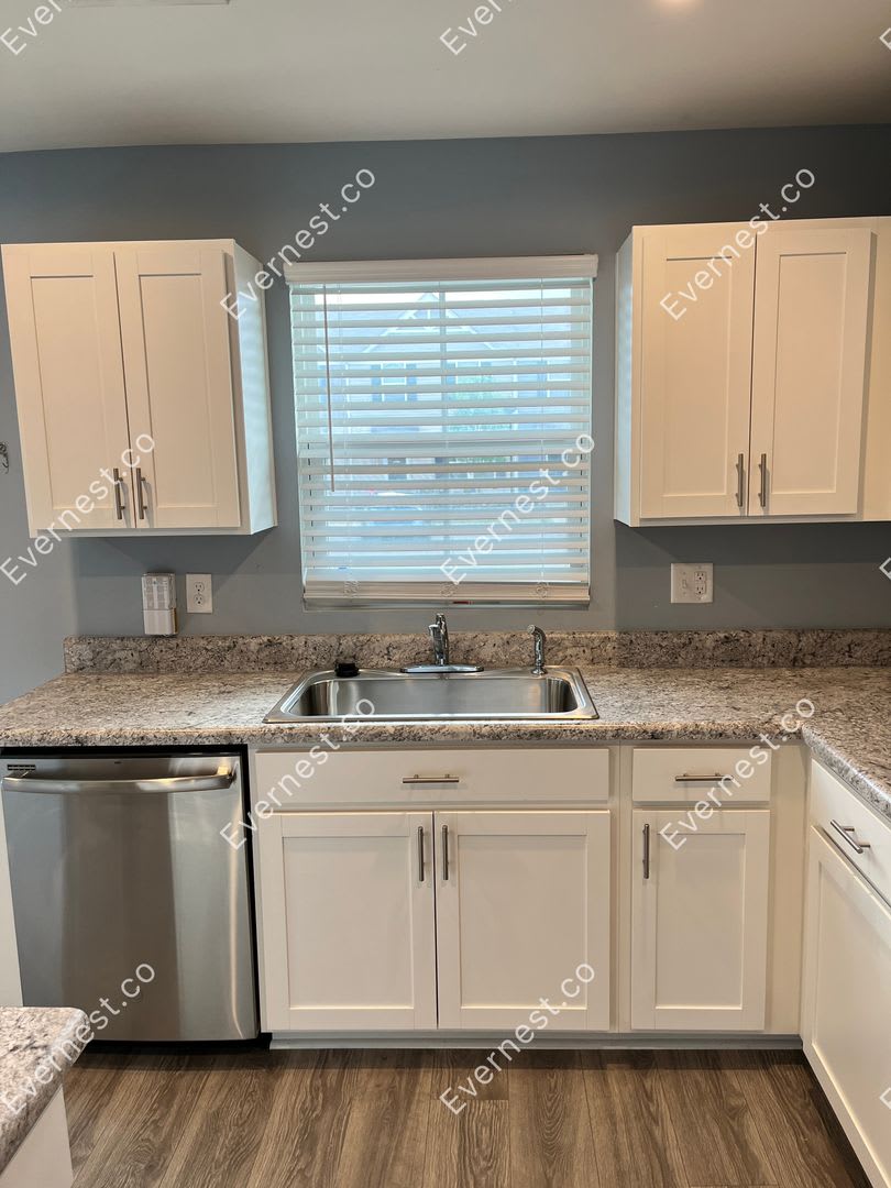 3 Bed & 2 Bath Townhouse in Nashville – photo 4