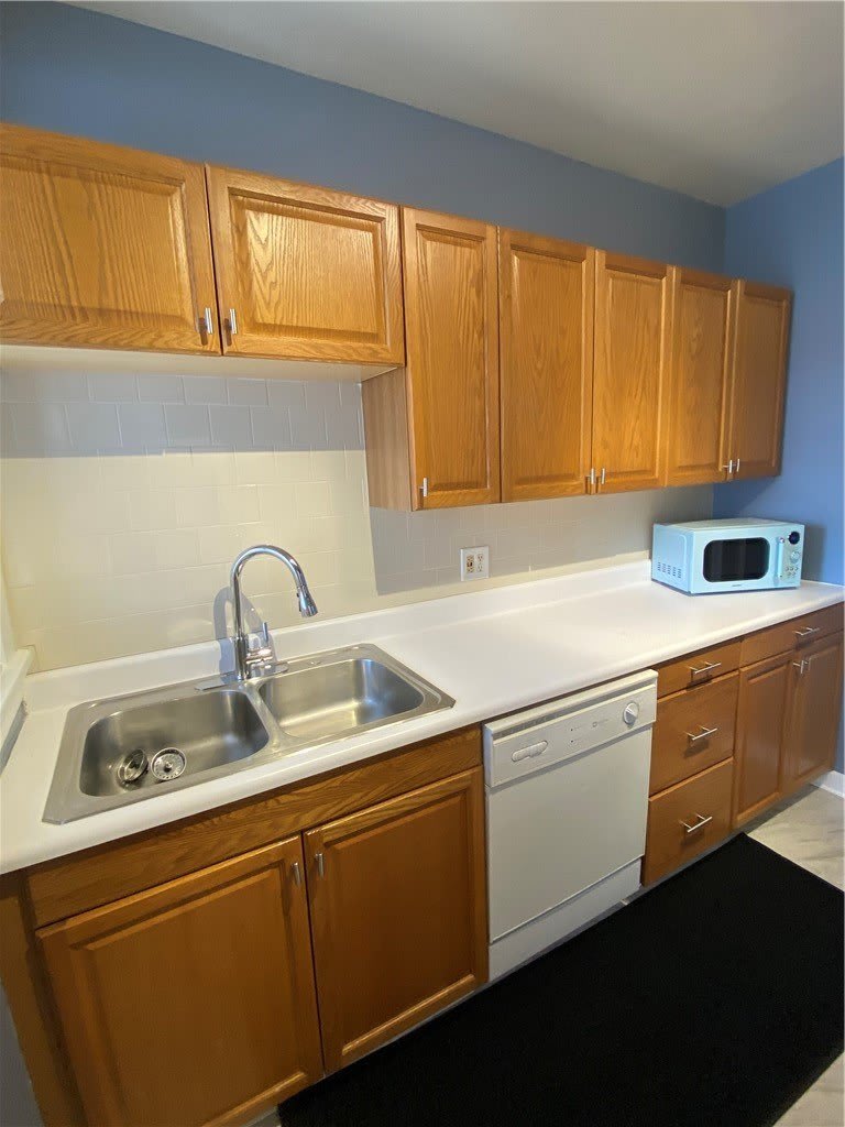271 Center Ave – photo 4