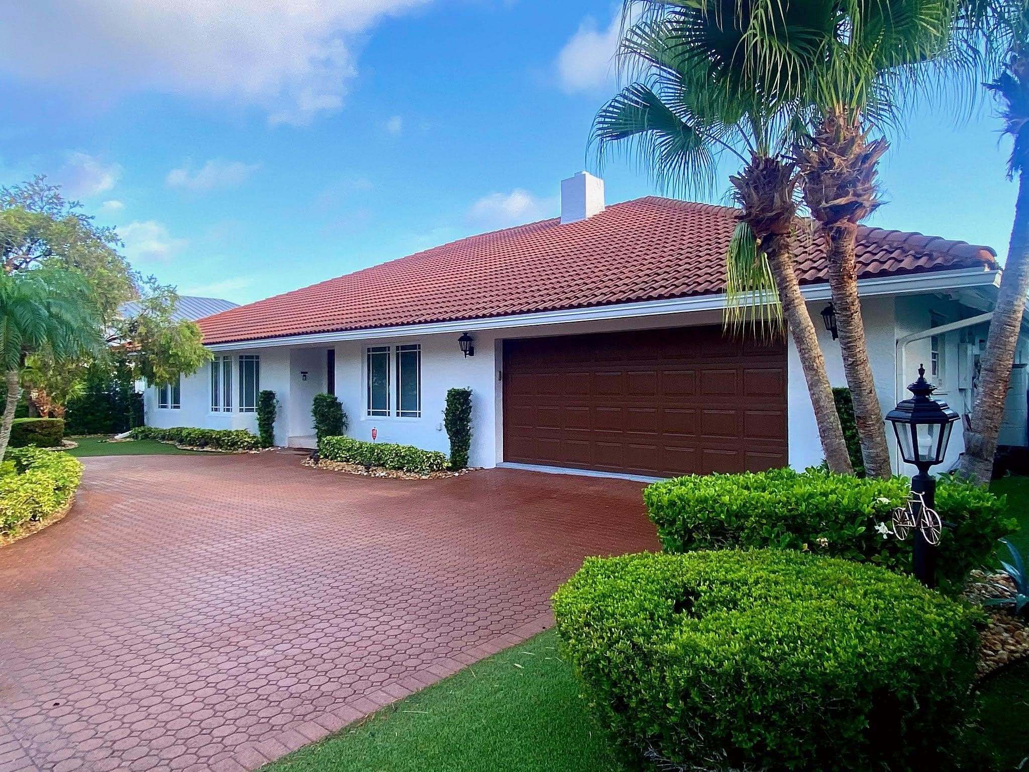 885 NE Mulberry Drive – photo 2