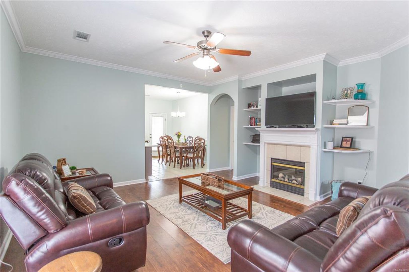 6913 Sandfield Dr – photo 2