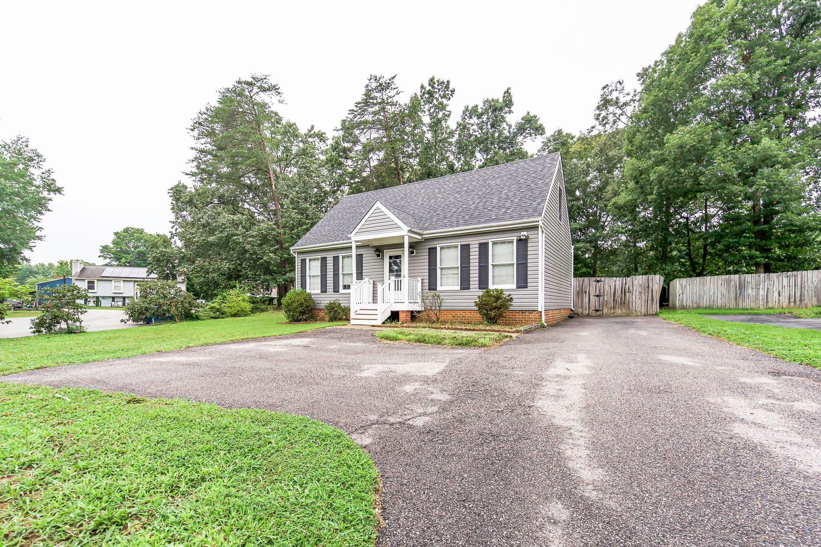 Charming 4BR/2BA Cape on a Large Corner Lot — Minutes to Chesterfield Towne Center — $2,395/mo! – photo 2